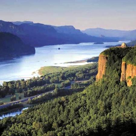 Holiday Inn Express Portland East - Columbia Gorge By Ihg Troutdale Exterior foto